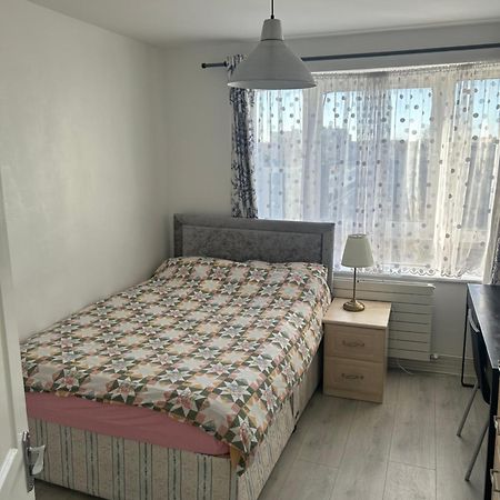 Cosy 2-Bedroom Flat In Finsbury Park, Modern, Convenient & Close To Central London! ภายนอก รูปภาพ