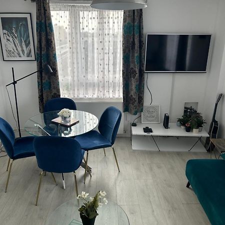Cosy 2-Bedroom Flat In Finsbury Park, Modern, Convenient & Close To Central London! ภายนอก รูปภาพ